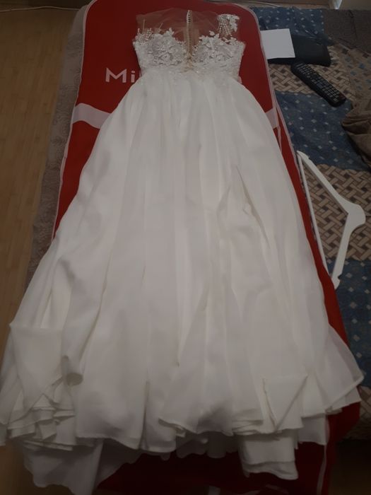 Vand rochie de mireasa Millanova