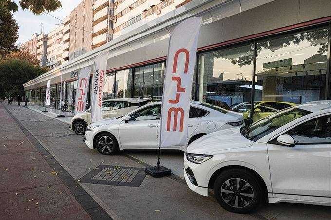 Ц-2 пр-т Мустакиллик пересечение Амир Темур ул.Шахрисабз 856 кв.м