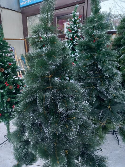 Продам новогодние искуственные елки