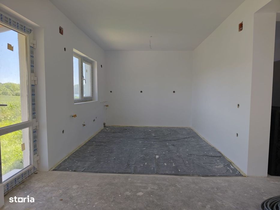 FARA COMISIOANE casa cu 4 camere 2 bai terasa regim PARTER la cheie