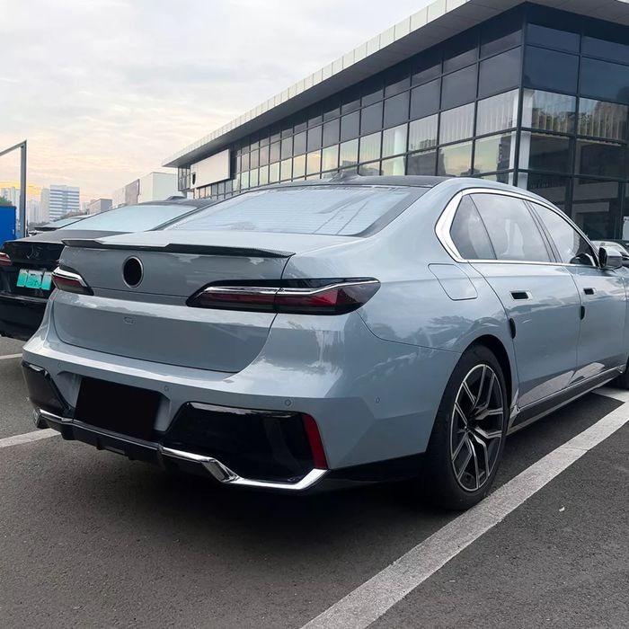Lip Prelungire Bara Fata Praguri Difuzor Bara Spate BMW G70 i7 Eleron Portbagaj Luneta