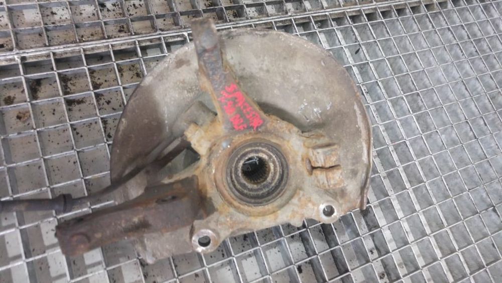 fuzeta dreapta fata mitsubishi space star 1.9 d