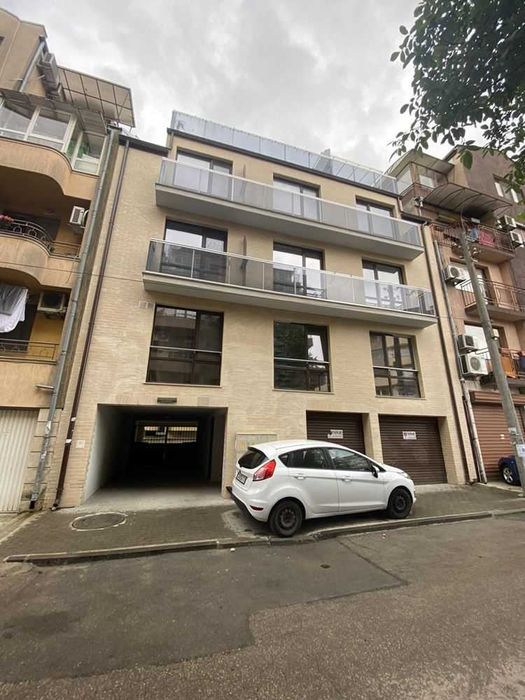 Дава се под наем Тристаен апартамент в Варна, Лятно кино Тракия - 100 кв.м за 598.23 € - Снимка #16