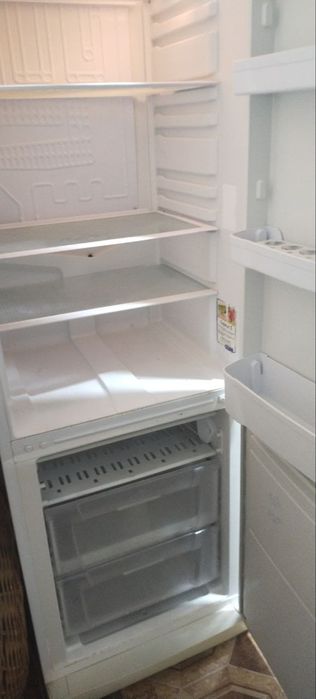 Assalomu alekum 
Xurmatlik xamshaxarlar 
Shu muzlatkich sotladi
Ishlas