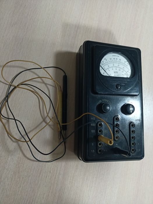 Продаю  вольтметр