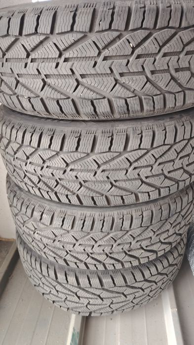 Vand 4 cauciucuri Suv Snow ,Kormoran noi