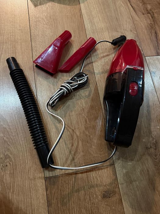 Aspirator auto + 4 accesori