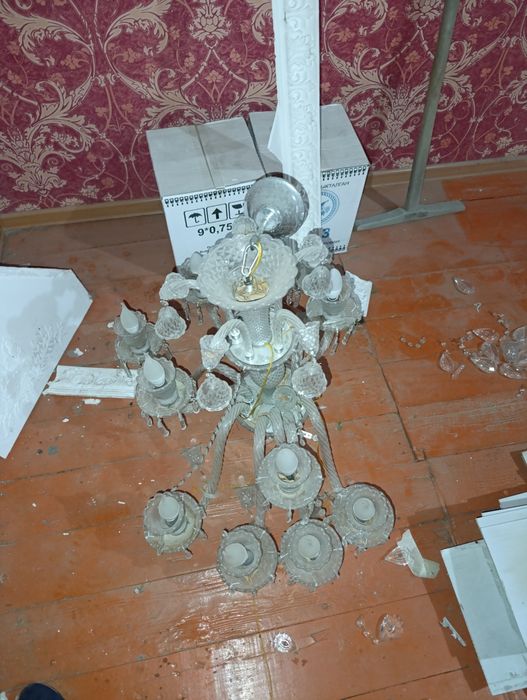 Продается люстра