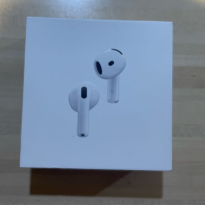Дясна слушалка и кейс Apple AirPods 4 with Active Noise Cancellation  в гаранция