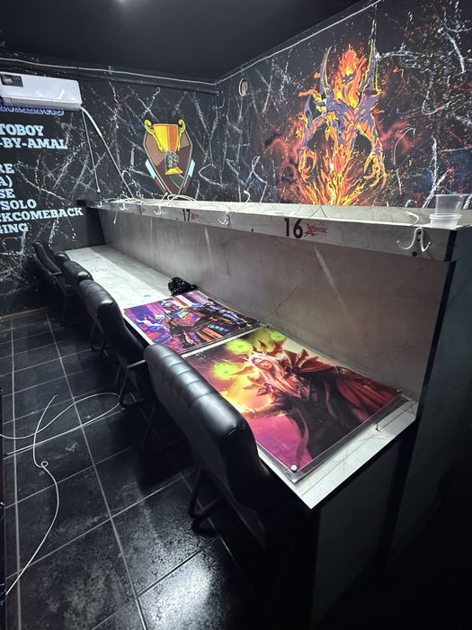 Kompyuterxona jihozlari stol,stul,reklamalar sotiladi