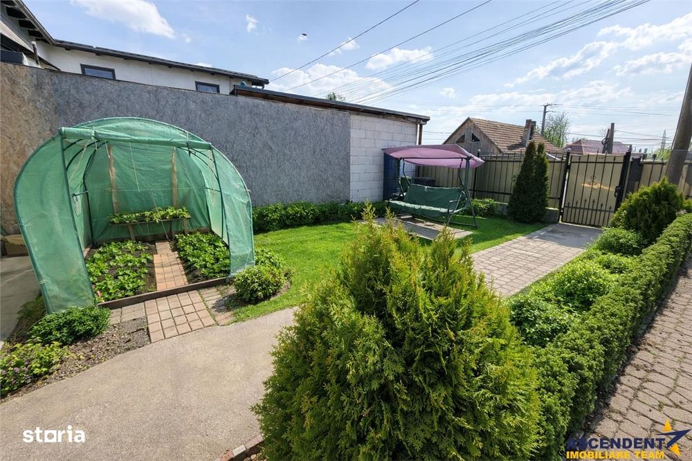 Proprietate 3 camere + studio independent, gradina, curte, Cristesti,