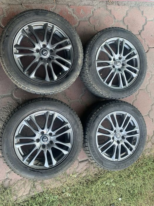 Диски шинами 5*114.3 комплект