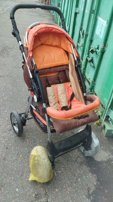 Продам  коляску.