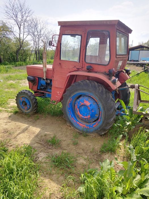 Tractor U445 disponibil