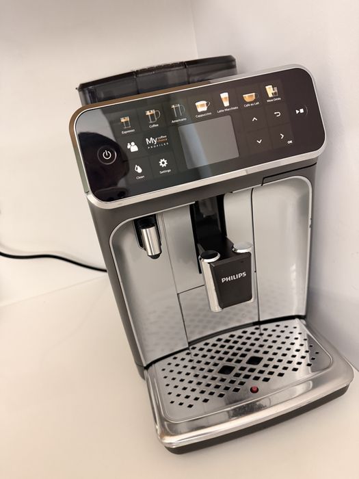 Espressor automat Philips LatteGo