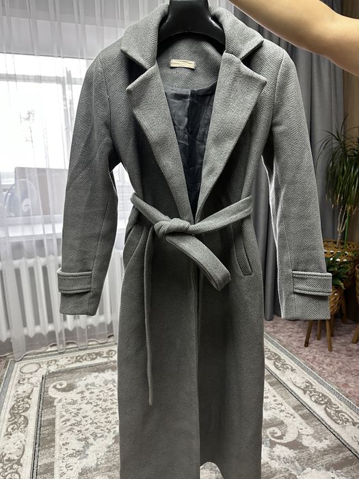 Продам серое пальто в хорошем качестве