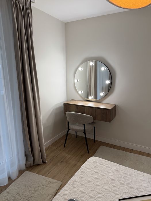 Inchiriez apartament cu 3 camere