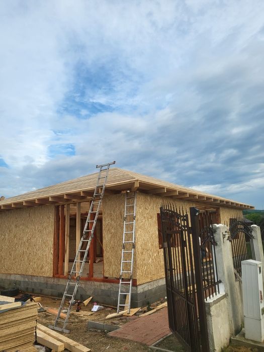 Vand case modulare din structura metalica sau din lemn