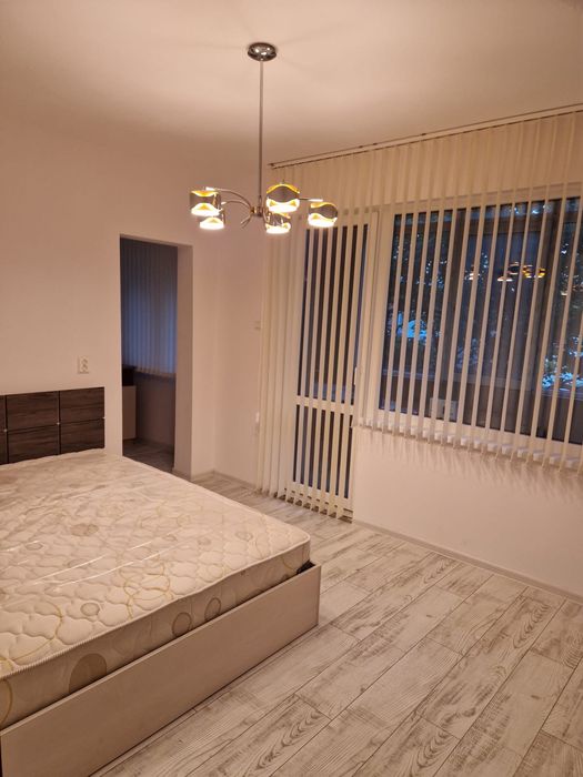 Продава се Тристаен апартамент в Русе, Алеи Възраждане - 85 кв.м за 1038 €/кв.м - Снимка #4