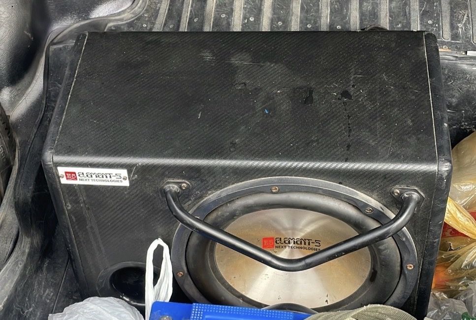 Продам Сабвуфер элемент 5