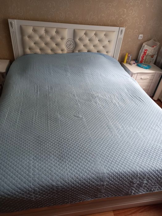 Продаю спальный горнитур