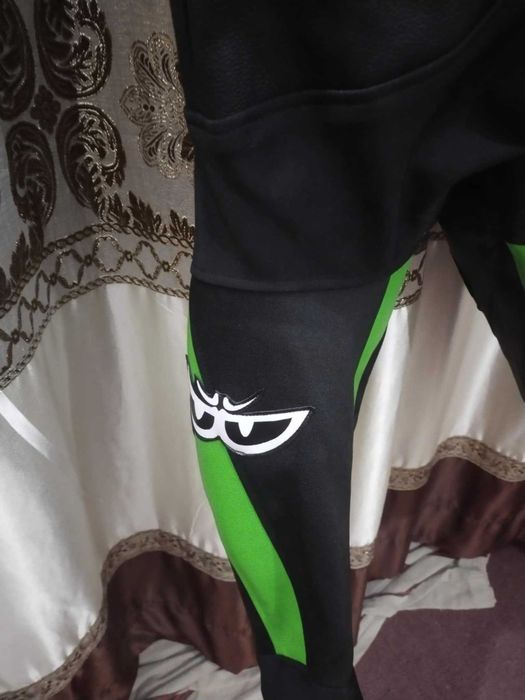 Berik EU60 Кожен екип от 2 части