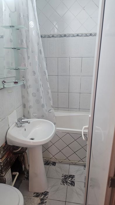 De închiriat apartament 2 camere