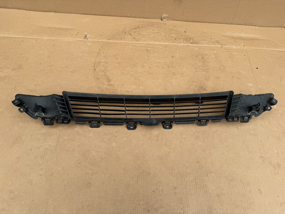 Решетка Tesla Model Y