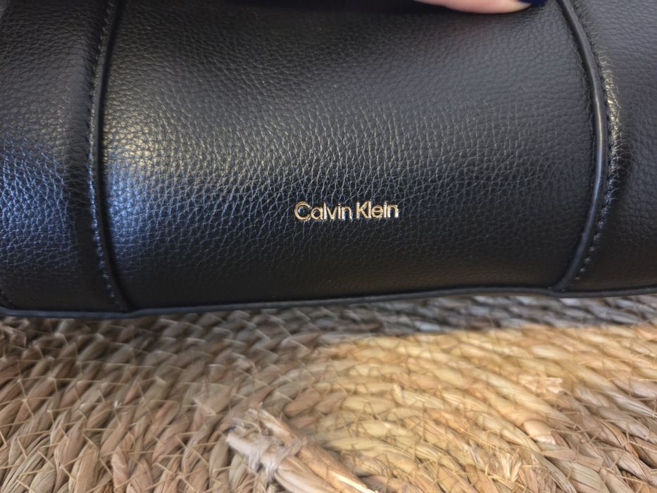 Calvin Klein mini buckle bag нова