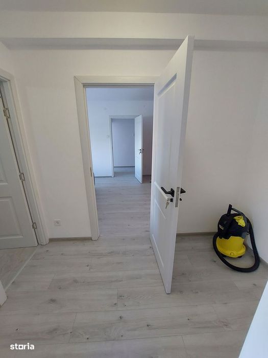 Piața Rogerius- 2 cam renovat, et.2 cu lift