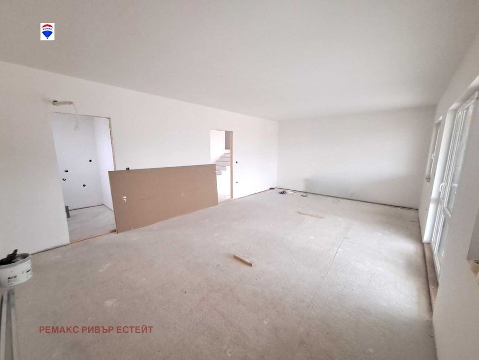 Продава се Къща в с. Басарбово, Област Русе - 161 кв.м за 1118 €/кв.м - Снимка #5