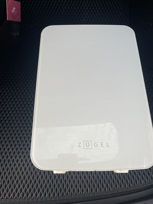 Мини холодилник для косметики и лекарств