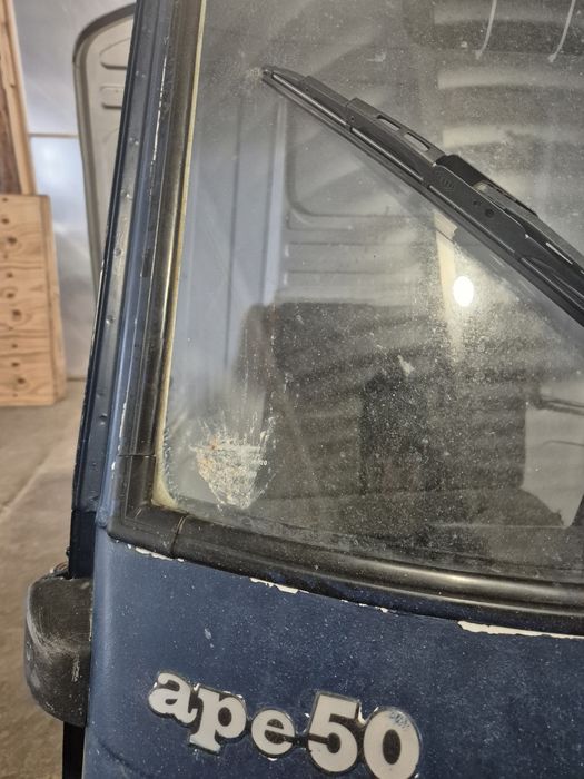 Piaggio Ape 50 cu caroserie originala, fara rugina
