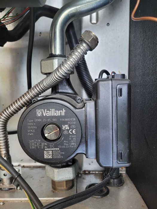 Centrala termica Vaillant VU OE 466/4-5 schimbator defect, pompa noua