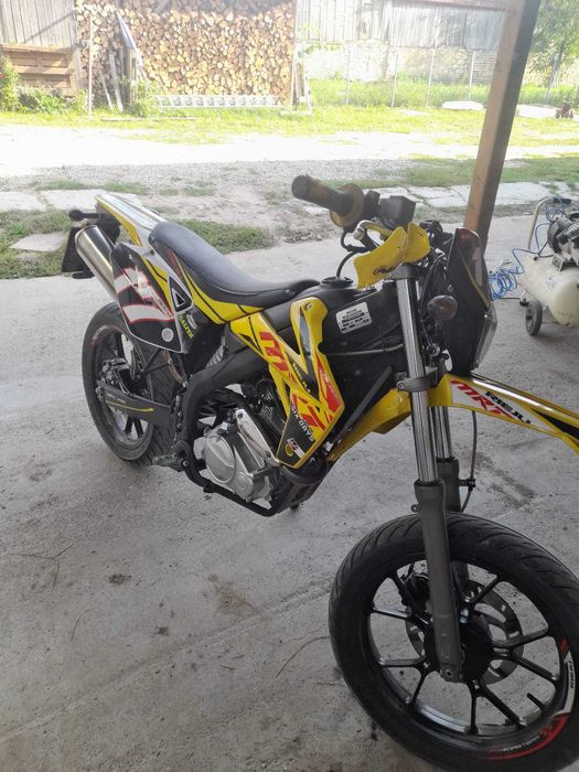 Vând motocicletă Enduro