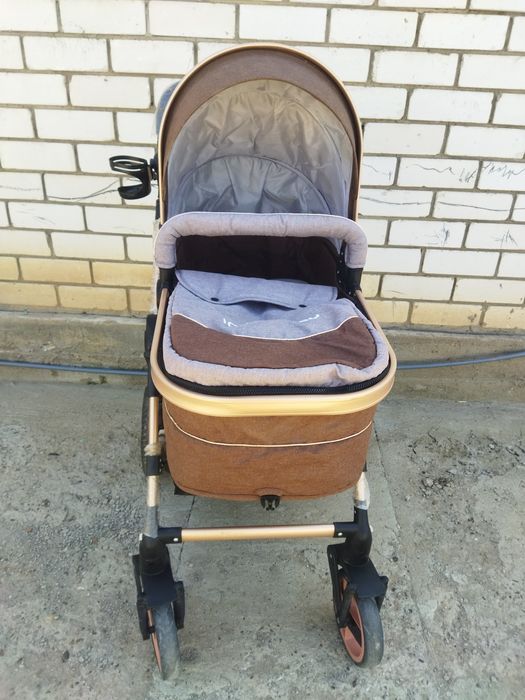 Срочно продам коляску б.у. 40000 тг.