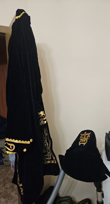 Продам шапаны мужские (4 штуки)