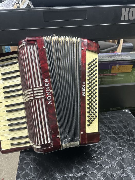 Acordeon Hohner Verdi 2 cu 80 basi Vergea lunga
