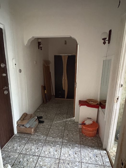 Inchiriez ap 3 camere
