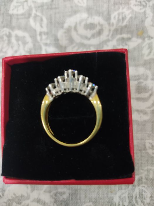 Кольцо с бриллиантом