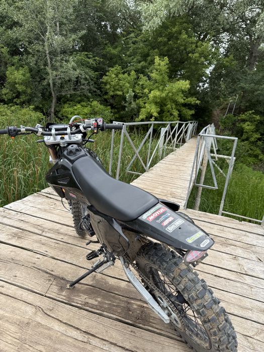 Ular m7 cb250-f.