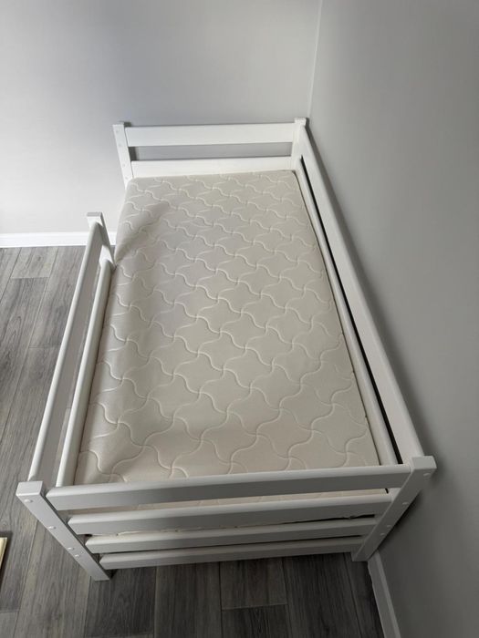 Продается детская кровать с ортопедечиским матрасом