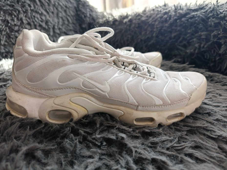 Продам Nike кроссовки. . Кеды и кроссовки
