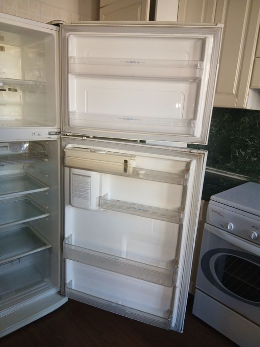 Халадилник сотилали самсунг