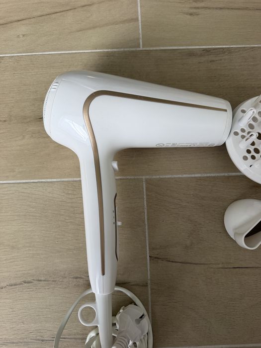Uscator Philips cu doua accesorii