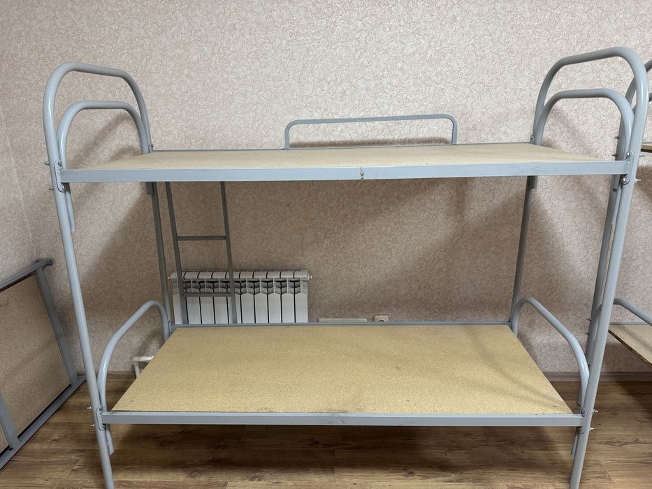 Кровать двухьярусный