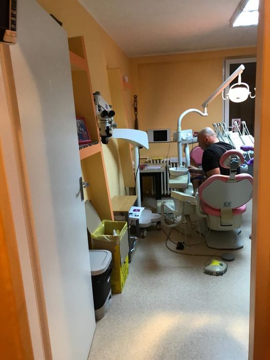 Vand firma si apart cu cabinet stomatologic