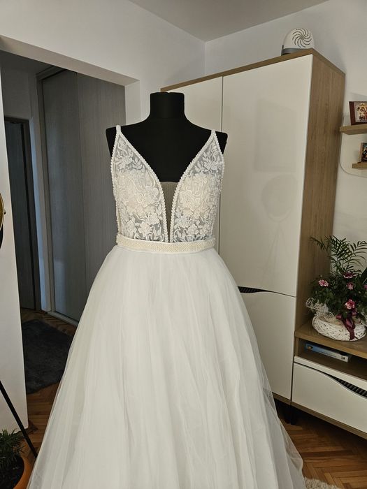 Rochie mireasa ivory