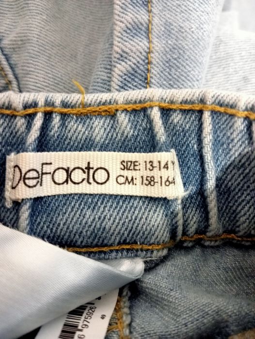 Широкие джинсы De Facto