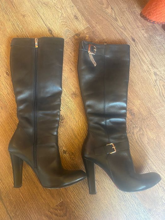 Елегантни дамски ботуши Stillo